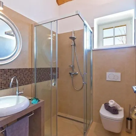 Wunderschoenes In Cukrici Mit Privatem Pool *