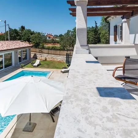 Wunderschoenes In Cukrici Mit Privatem Pool Vodnjan