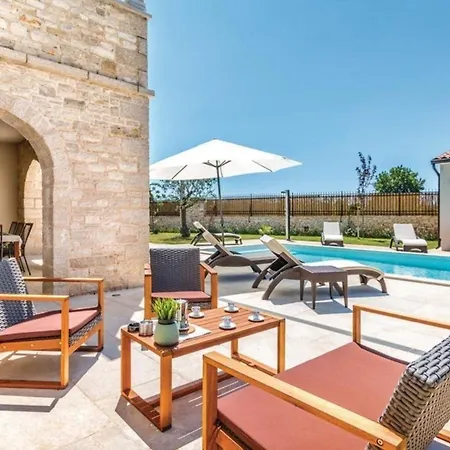 Dom wakacyjny Wunderschoenes In Cukrici Mit Privatem Pool