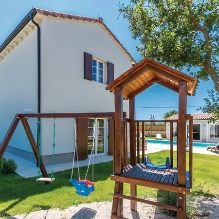 Wunderschoenes In Cukrici Mit Privatem Pool