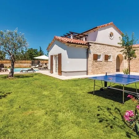 Wunderschoenes In Cukrici Mit Privatem Pool